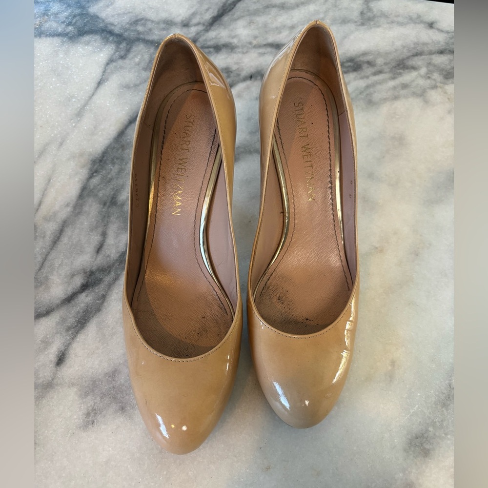 Stuart Weitzman Nude Patent Pumps in Sz 8